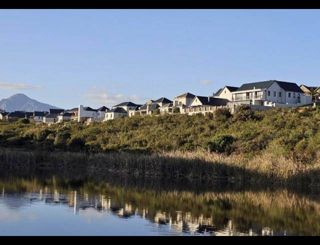 2 BEDROOM HOUSE FOR SALE IN BLUE MOUNTAIN VILLAGE